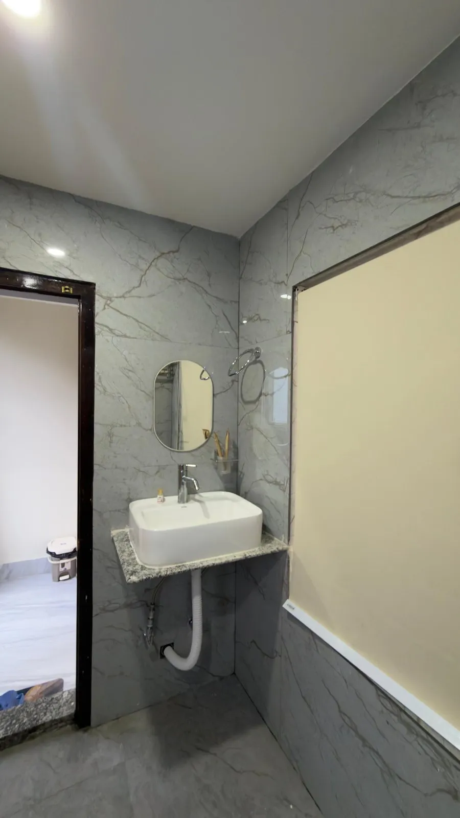Premium Room bathroom wash basin and mirror